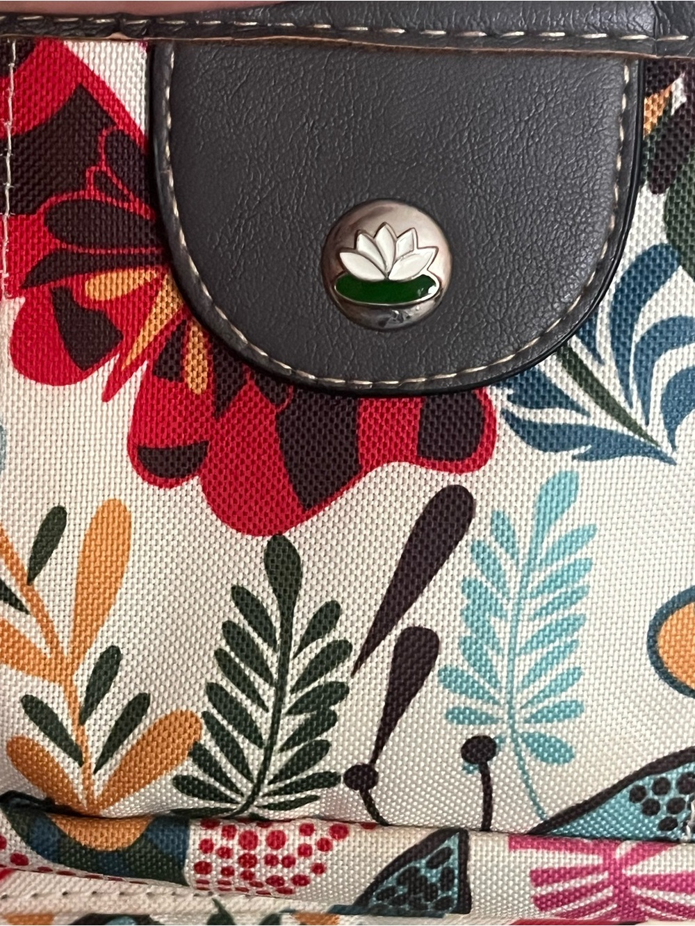 Lily Bloom Crossbody Bag - Picture 10 of 11